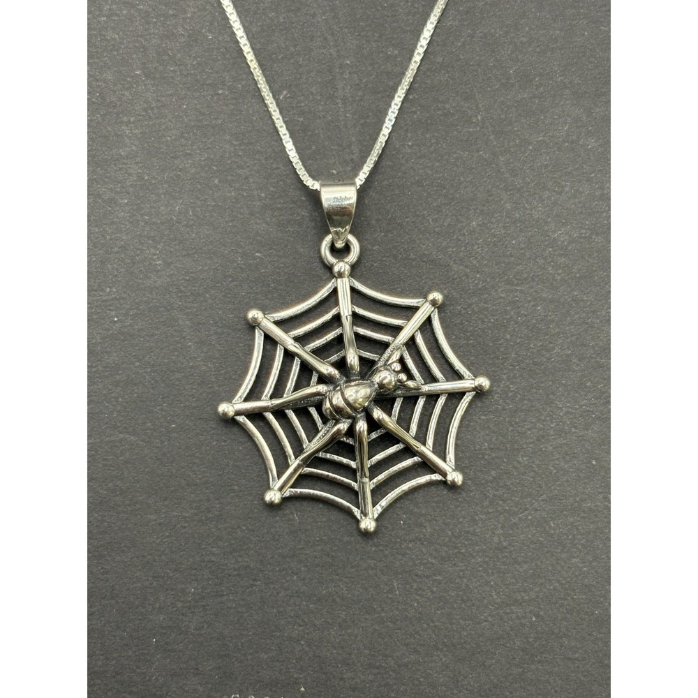 EUC 18" Sterling Silver Spiderweb Spider Necklace G1